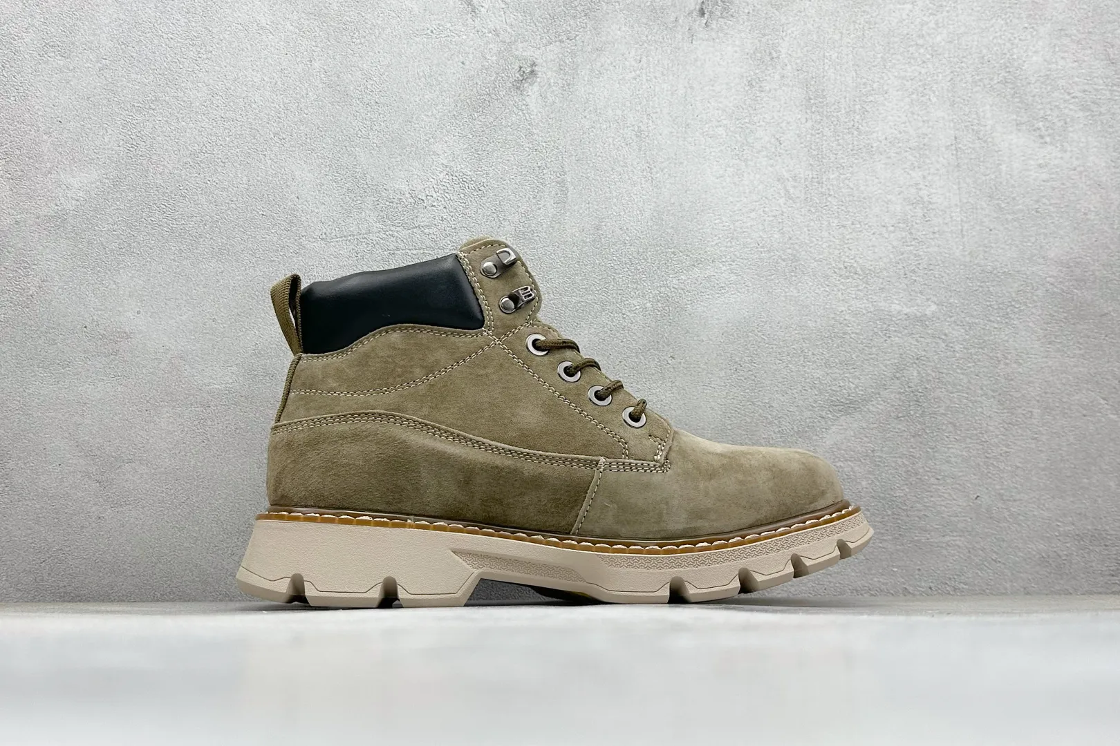 🐲💰 600 support store opening UGG 2025 autumn and winter new men's mid-cut casual Martin boots series #Guangdong Dachang quality 25ss autumn and winter new style fashion trend matching The fabric is imported from Italy frosted cowhide. The whole shoe is made of genuine cowhide material, from the outsole to the hardware, all made from OEM raw materials. Good products do not kill pigs. The quality of the first order is strictly controlled. The full set of official website unified packaging. This winter's cold-proof outdoor products, daily casual matching A must-have for stylish men‼ American affordable luxury brand [UGG] Tasman Weather Hybrid Tasman hybrid series mid-top lightweight casual Martin boots" Size: 39-44 (one size larger than sports shoes)